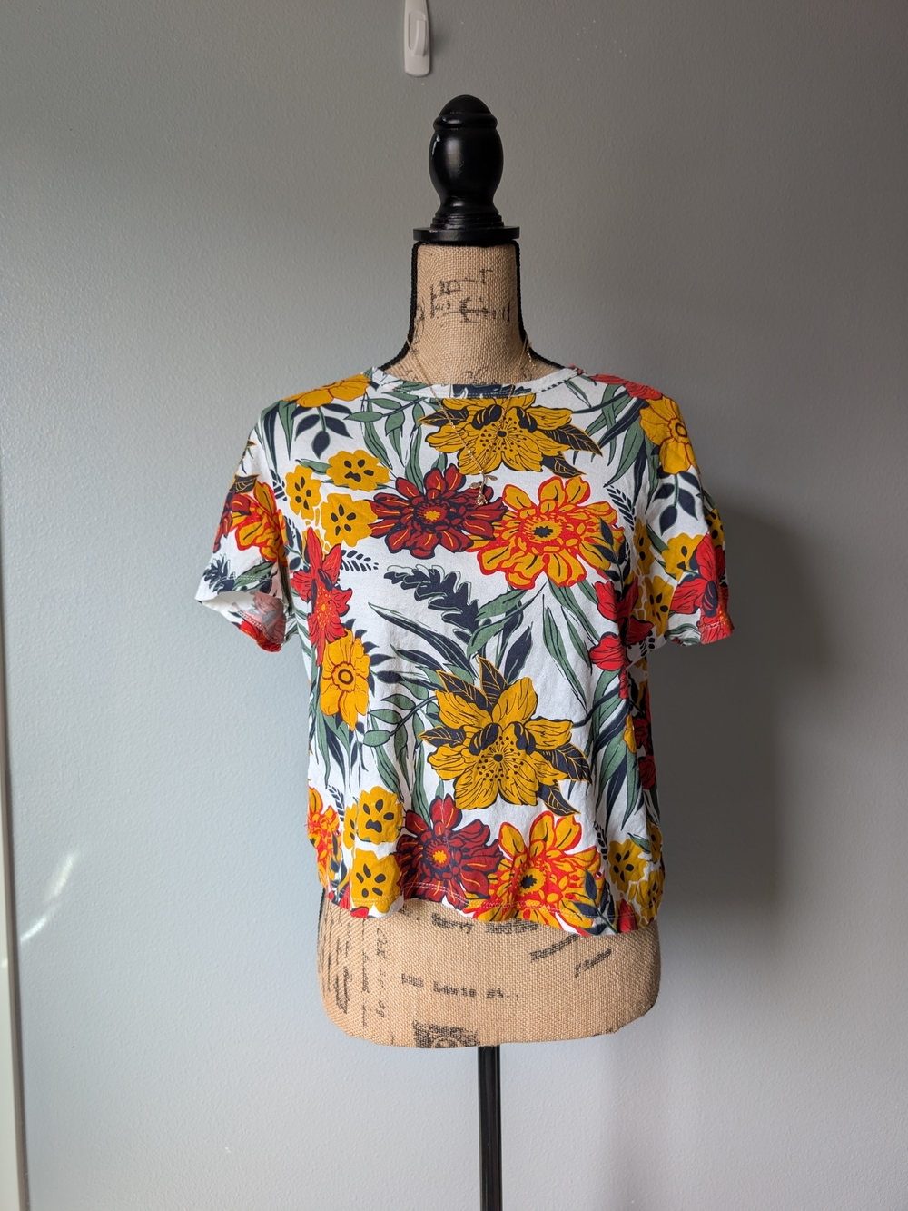 Zara Floral Short Sleeve Tee Slightly Cropped